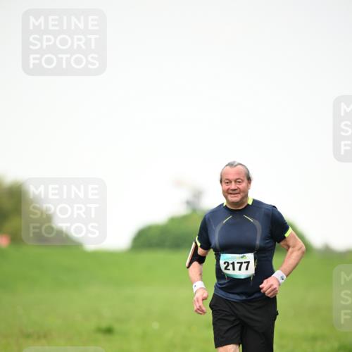 10.05.2026 - 8. Wedeler Halbmarathon Dr. Thomas Lammeyer http://msf.ph/oto/9714577 10.05.2026 12:21:32 Laufen 2177 meine-sportfotos.de