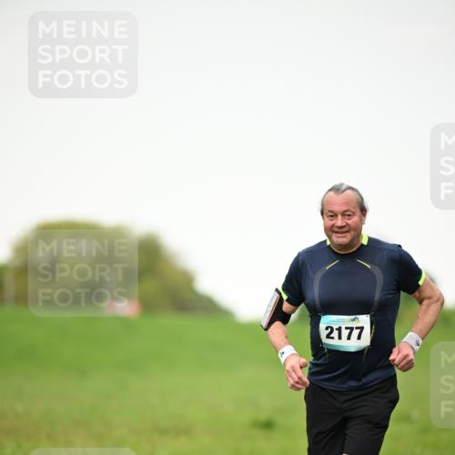 10.05.2026 - 8. Wedeler Halbmarathon Dr. Thomas Lammeyer http://msf.ph/oto/9714584 10.05.2026 12:21:33 Laufen 2177 meine-sportfotos.de