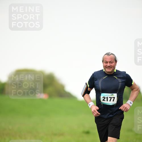 10.05.2026 - 8. Wedeler Halbmarathon Dr. Thomas Lammeyer http://msf.ph/oto/9714585 10.05.2026 12:21:33 Laufen 2177 meine-sportfotos.de