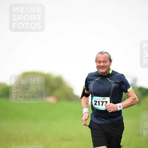 10.05.2026 - 8. Wedeler Halbmarathon Dr. Thomas Lammeyer http://msf.ph/oto/9714589 10.05.2026 12:21:34 Laufen 2177 meine-sportfotos.de