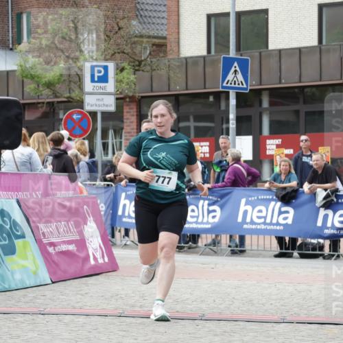 10.05.2026 - 8. Wedeler Halbmarathon Yannick Fuchs http://msf.ph/oto/9714591 10.05.2026 11:30:41 Ziel 326, 341, 777 meine-sportfotos.de