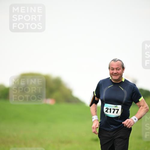 10.05.2026 - 8. Wedeler Halbmarathon Dr. Thomas Lammeyer http://msf.ph/oto/9714592 10.05.2026 12:21:34 Laufen 2177 meine-sportfotos.de