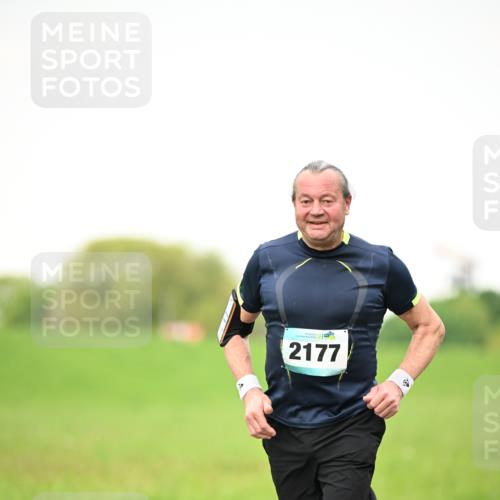 10.05.2026 - 8. Wedeler Halbmarathon Dr. Thomas Lammeyer http://msf.ph/oto/9714595 10.05.2026 12:21:34 Laufen 2177 meine-sportfotos.de