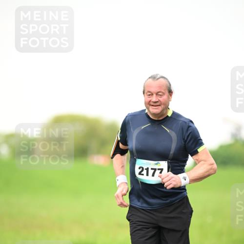 10.05.2026 - 8. Wedeler Halbmarathon Dr. Thomas Lammeyer http://msf.ph/oto/9714596 10.05.2026 12:21:34 Laufen 2177 meine-sportfotos.de
