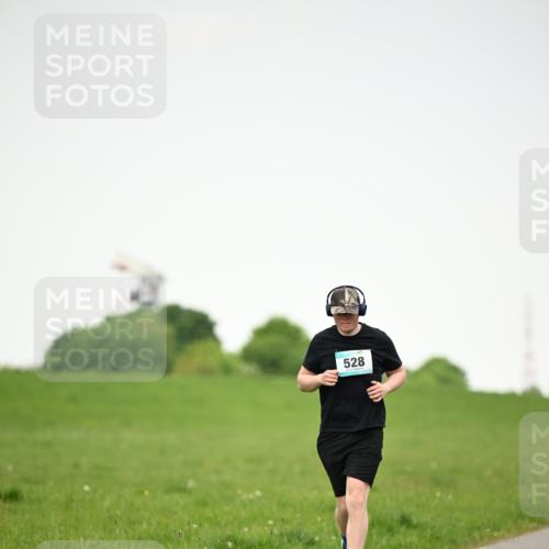 10.05.2026 - 8. Wedeler Halbmarathon Dr. Thomas Lammeyer http://msf.ph/oto/9714599 10.05.2026 12:21:38 Laufen 528 meine-sportfotos.de