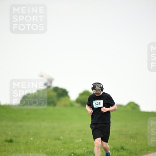 10.05.2026 - 8. Wedeler Halbmarathon Dr. Thomas Lammeyer http://msf.ph/oto/9714604 10.05.2026 12:21:38 Laufen 528 meine-sportfotos.de