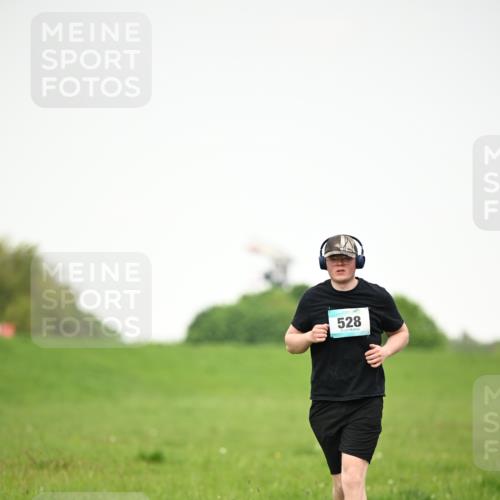 10.05.2026 - 8. Wedeler Halbmarathon Dr. Thomas Lammeyer http://msf.ph/oto/9714614 10.05.2026 12:21:40 Laufen 528 meine-sportfotos.de