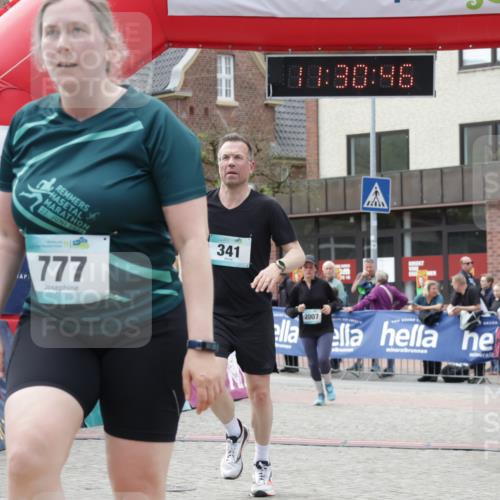 10.05.2026 - 8. Wedeler Halbmarathon Yannick Fuchs http://msf.ph/oto/9714620 10.05.2026 11:30:44 Ziel 326, 341, 777, 2007 meine-sportfotos.de