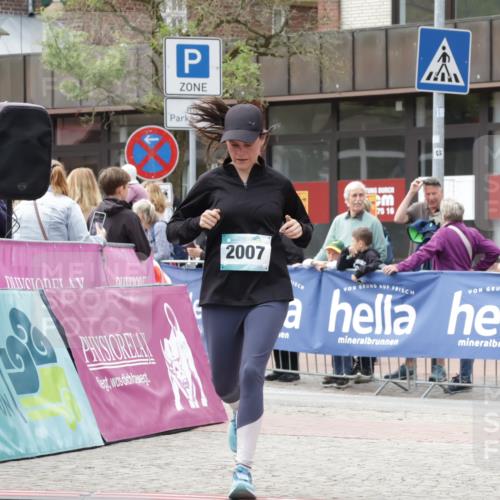 10.05.2026 - 8. Wedeler Halbmarathon Yannick Fuchs http://msf.ph/oto/9714633 10.05.2026 11:30:46 Ziel 341, 777, 2007 meine-sportfotos.de