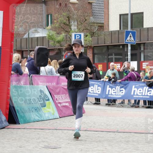 10.05.2026 - 8. Wedeler Halbmarathon Yannick Fuchs http://msf.ph/oto/9714644 10.05.2026 11:30:46 Ziel 341, 777, 2007 meine-sportfotos.de