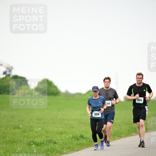 10.05.2026 - 8. Wedeler Halbmarathon Dr. Thomas Lammeyer http://msf.ph/oto/9714645 10.05.2026 12:21:49 Laufen 304, 405 meine-sportfotos.de