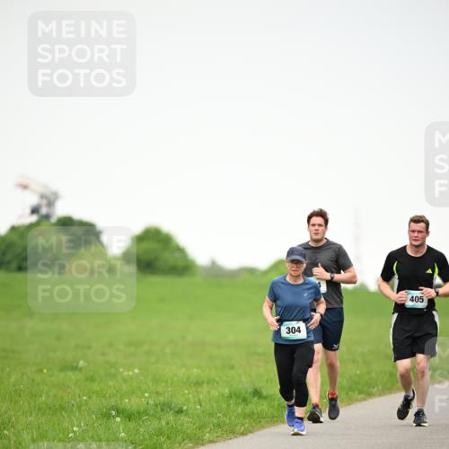 10.05.2026 - 8. Wedeler Halbmarathon Dr. Thomas Lammeyer http://msf.ph/oto/9714647 10.05.2026 12:21:49 Laufen 304, 405 meine-sportfotos.de