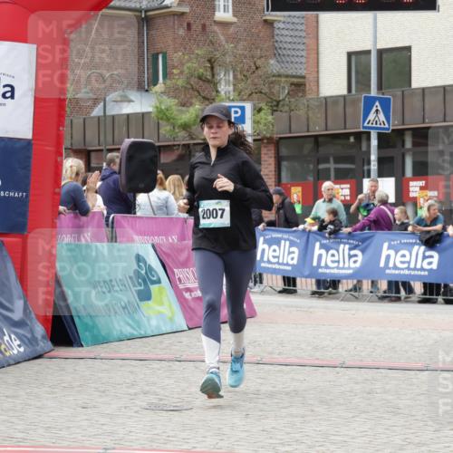 10.05.2026 - 8. Wedeler Halbmarathon Yannick Fuchs http://msf.ph/oto/9714650 10.05.2026 11:30:47 Ziel 341, 777, 2007 meine-sportfotos.de