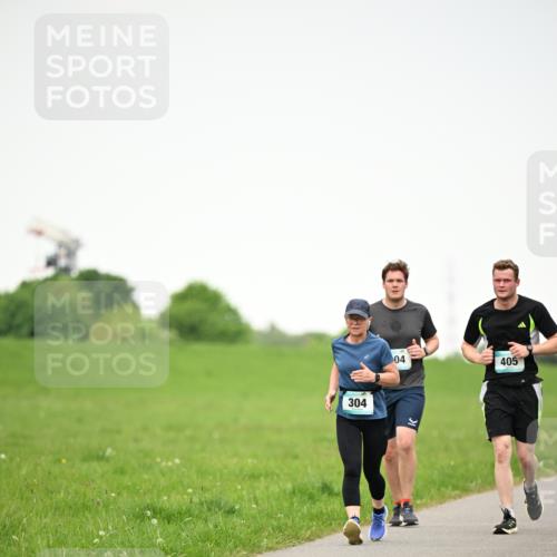 10.05.2026 - 8. Wedeler Halbmarathon Dr. Thomas Lammeyer http://msf.ph/oto/9714652 10.05.2026 12:21:50 Laufen 304, 405 meine-sportfotos.de