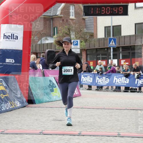 10.05.2026 - 8. Wedeler Halbmarathon Yannick Fuchs http://msf.ph/oto/9714653 10.05.2026 11:30:47 Ziel 341, 777, 2007 meine-sportfotos.de