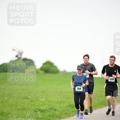 10.05.2026 - 8. Wedeler Halbmarathon Dr. Thomas Lammeyer http://msf.ph/oto/9714655 10.05.2026 12:21:50 Laufen 304, 405 meine-sportfotos.de