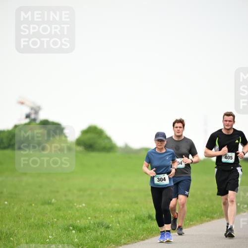 10.05.2026 - 8. Wedeler Halbmarathon Dr. Thomas Lammeyer http://msf.ph/oto/9714657 10.05.2026 12:21:50 Laufen 304, 405 meine-sportfotos.de