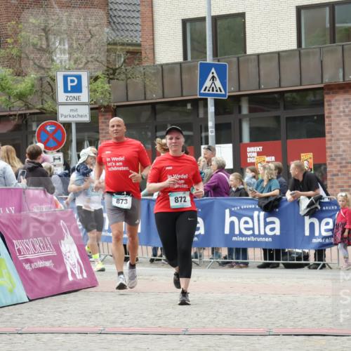 10.05.2026 - 8. Wedeler Halbmarathon Yannick Fuchs http://msf.ph/oto/9714673 10.05.2026 11:30:57 Ziel 872, 873 meine-sportfotos.de
