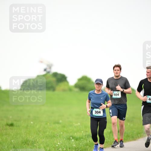 10.05.2026 - 8. Wedeler Halbmarathon Dr. Thomas Lammeyer http://msf.ph/oto/9714675 10.05.2026 12:21:52 Laufen 304, 404 meine-sportfotos.de