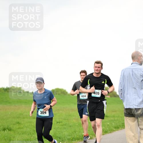 10.05.2026 - 8. Wedeler Halbmarathon Dr. Thomas Lammeyer http://msf.ph/oto/9714683 10.05.2026 12:21:59 Laufen 304, 404, 405 meine-sportfotos.de