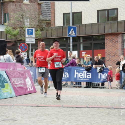 10.05.2026 - 8. Wedeler Halbmarathon Yannick Fuchs http://msf.ph/oto/9714684 10.05.2026 11:30:57 Ziel 872, 873 meine-sportfotos.de