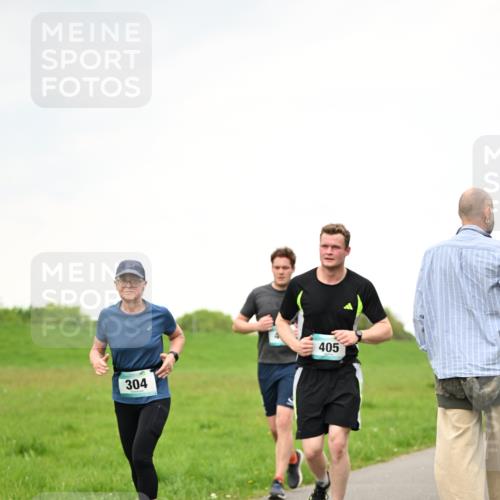 10.05.2026 - 8. Wedeler Halbmarathon Dr. Thomas Lammeyer http://msf.ph/oto/9714685 10.05.2026 12:21:59 Laufen 304, 405 meine-sportfotos.de