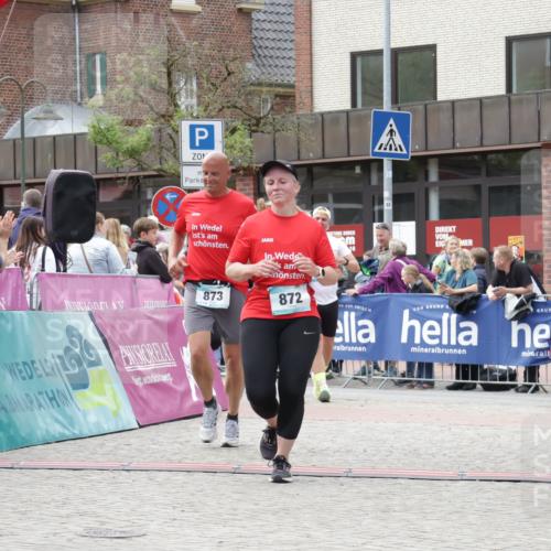 10.05.2026 - 8. Wedeler Halbmarathon Yannick Fuchs http://msf.ph/oto/9714692 10.05.2026 11:30:58 Ziel 433, 872, 873 meine-sportfotos.de