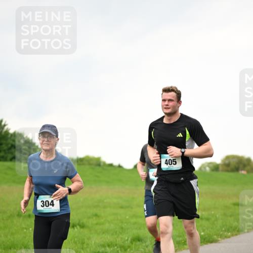 10.05.2026 - 8. Wedeler Halbmarathon Dr. Thomas Lammeyer http://msf.ph/oto/9714695 10.05.2026 12:22:00 Laufen 304, 405 meine-sportfotos.de