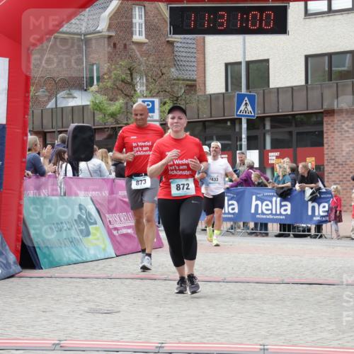 10.05.2026 - 8. Wedeler Halbmarathon Yannick Fuchs http://msf.ph/oto/9714700 10.05.2026 11:30:59 Ziel 433, 872, 873, 2154 meine-sportfotos.de