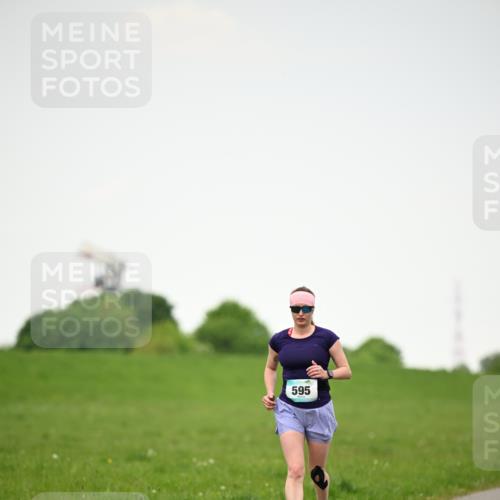 10.05.2026 - 8. Wedeler Halbmarathon Dr. Thomas Lammeyer http://msf.ph/oto/9714712 10.05.2026 12:22:59 Laufen 595 meine-sportfotos.de
