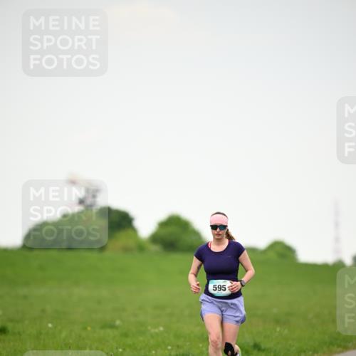 10.05.2026 - 8. Wedeler Halbmarathon Dr. Thomas Lammeyer http://msf.ph/oto/9714715 10.05.2026 12:23:00 Laufen 595 meine-sportfotos.de