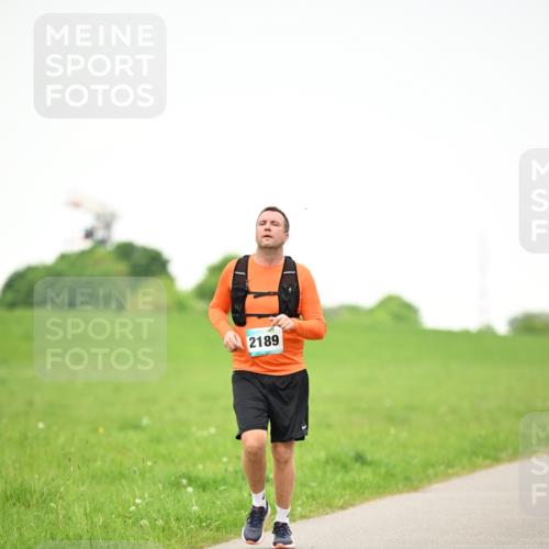 10.05.2026 - 8. Wedeler Halbmarathon Dr. Thomas Lammeyer http://msf.ph/oto/9714760 10.05.2026 12:23:29 Laufen 2189 meine-sportfotos.de