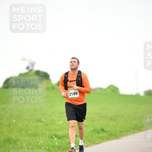 10.05.2026 - 8. Wedeler Halbmarathon Dr. Thomas Lammeyer http://msf.ph/oto/9714762 10.05.2026 12:23:29 Laufen 2189 meine-sportfotos.de