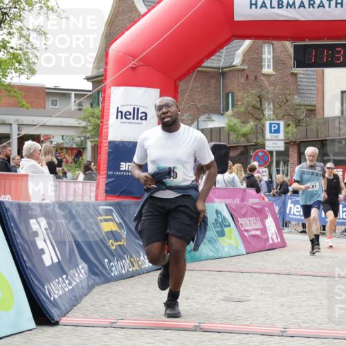 10.05.2026 - 8. Wedeler Halbmarathon Yannick Fuchs http://msf.ph/oto/9714797 10.05.2026 11:31:07 Ziel 433, 852, 910, 981, 2154 meine-sportfotos.de