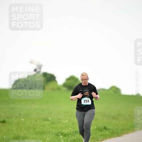 10.05.2026 - 8. Wedeler Halbmarathon Dr. Thomas Lammeyer http://msf.ph/oto/9714817 10.05.2026 12:24:00 Laufen 253 meine-sportfotos.de
