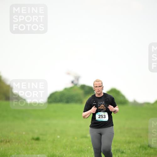 10.05.2026 - 8. Wedeler Halbmarathon Dr. Thomas Lammeyer http://msf.ph/oto/9714831 10.05.2026 12:24:01 Laufen 253 meine-sportfotos.de