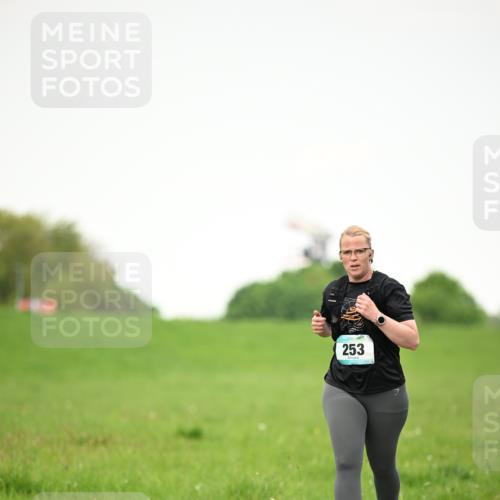 10.05.2026 - 8. Wedeler Halbmarathon Dr. Thomas Lammeyer http://msf.ph/oto/9714837 10.05.2026 12:24:02 Laufen 253 meine-sportfotos.de