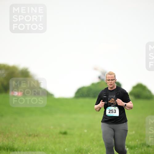 10.05.2026 - 8. Wedeler Halbmarathon Dr. Thomas Lammeyer http://msf.ph/oto/9714838 10.05.2026 12:24:02 Laufen 253 meine-sportfotos.de