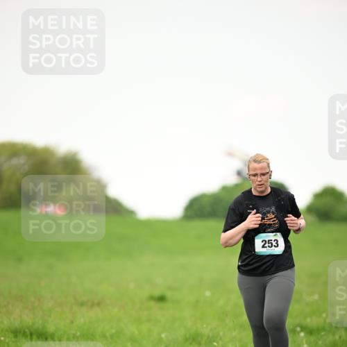 10.05.2026 - 8. Wedeler Halbmarathon Dr. Thomas Lammeyer http://msf.ph/oto/9714840 10.05.2026 12:24:02 Laufen 253 meine-sportfotos.de