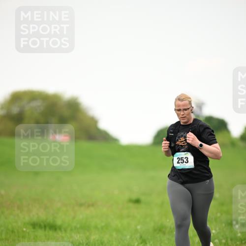 10.05.2026 - 8. Wedeler Halbmarathon Dr. Thomas Lammeyer http://msf.ph/oto/9714846 10.05.2026 12:24:02 Laufen 253 meine-sportfotos.de