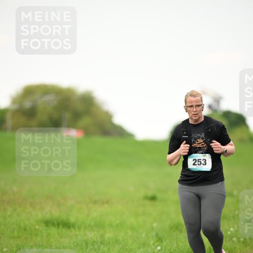 10.05.2026 - 8. Wedeler Halbmarathon Dr. Thomas Lammeyer http://msf.ph/oto/9714848 10.05.2026 12:24:02 Laufen 253 meine-sportfotos.de