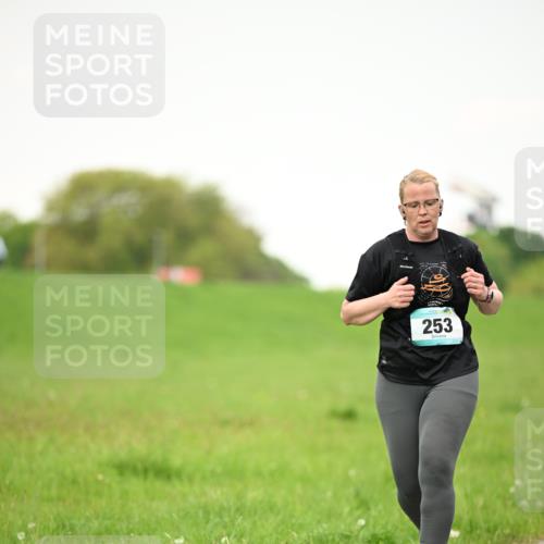 10.05.2026 - 8. Wedeler Halbmarathon Dr. Thomas Lammeyer http://msf.ph/oto/9714851 10.05.2026 12:24:03 Laufen 253 meine-sportfotos.de