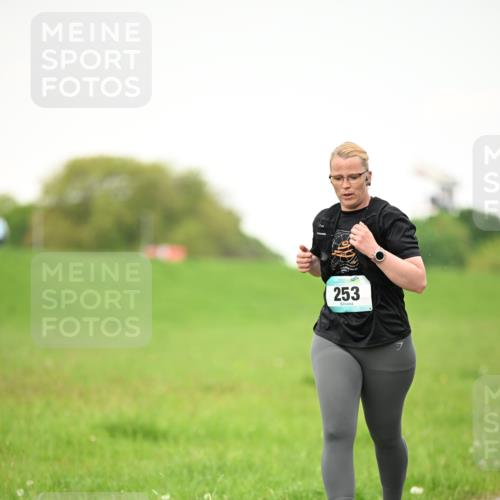 10.05.2026 - 8. Wedeler Halbmarathon Dr. Thomas Lammeyer http://msf.ph/oto/9714856 10.05.2026 12:24:03 Laufen 253 meine-sportfotos.de