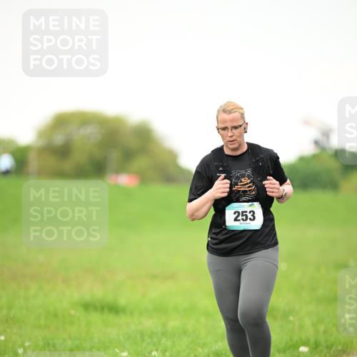 10.05.2026 - 8. Wedeler Halbmarathon Dr. Thomas Lammeyer http://msf.ph/oto/9714857 10.05.2026 12:24:03 Laufen 253 meine-sportfotos.de