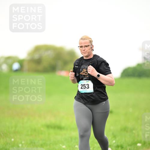 10.05.2026 - 8. Wedeler Halbmarathon Dr. Thomas Lammeyer http://msf.ph/oto/9714865 10.05.2026 12:24:04 Laufen 253 meine-sportfotos.de