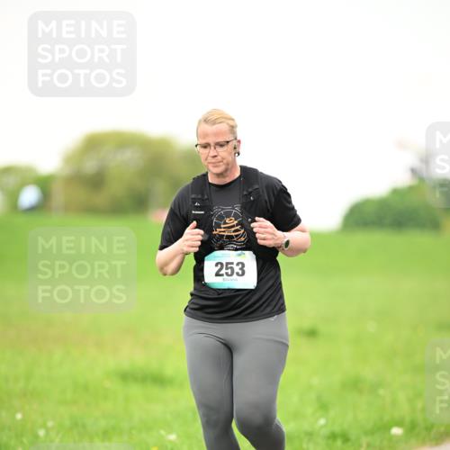10.05.2026 - 8. Wedeler Halbmarathon Dr. Thomas Lammeyer http://msf.ph/oto/9714866 10.05.2026 12:24:04 Laufen 253 meine-sportfotos.de