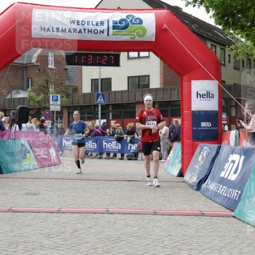 10.05.2026 - 8. Wedeler Halbmarathon Yannick Fuchs http://msf.ph/oto/9714914 10.05.2026 11:31:26 Ziel 2121, 2239 meine-sportfotos.de