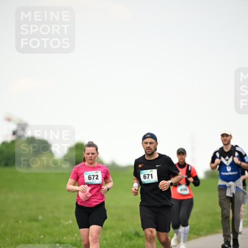 10.05.2026 - 8. Wedeler Halbmarathon Dr. Thomas Lammeyer http://msf.ph/oto/9714915 10.05.2026 12:24:12 Laufen 672, 671, 495 meine-sportfotos.de