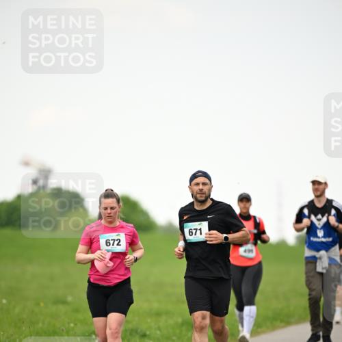 10.05.2026 - 8. Wedeler Halbmarathon Dr. Thomas Lammeyer http://msf.ph/oto/9714920 10.05.2026 12:24:13 Laufen 672, 671, 405 meine-sportfotos.de