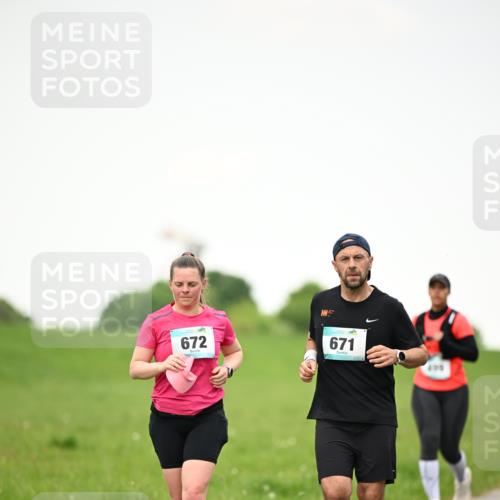10.05.2026 - 8. Wedeler Halbmarathon Dr. Thomas Lammeyer http://msf.ph/oto/9714932 10.05.2026 12:24:14 Laufen 672, 671, 405 meine-sportfotos.de